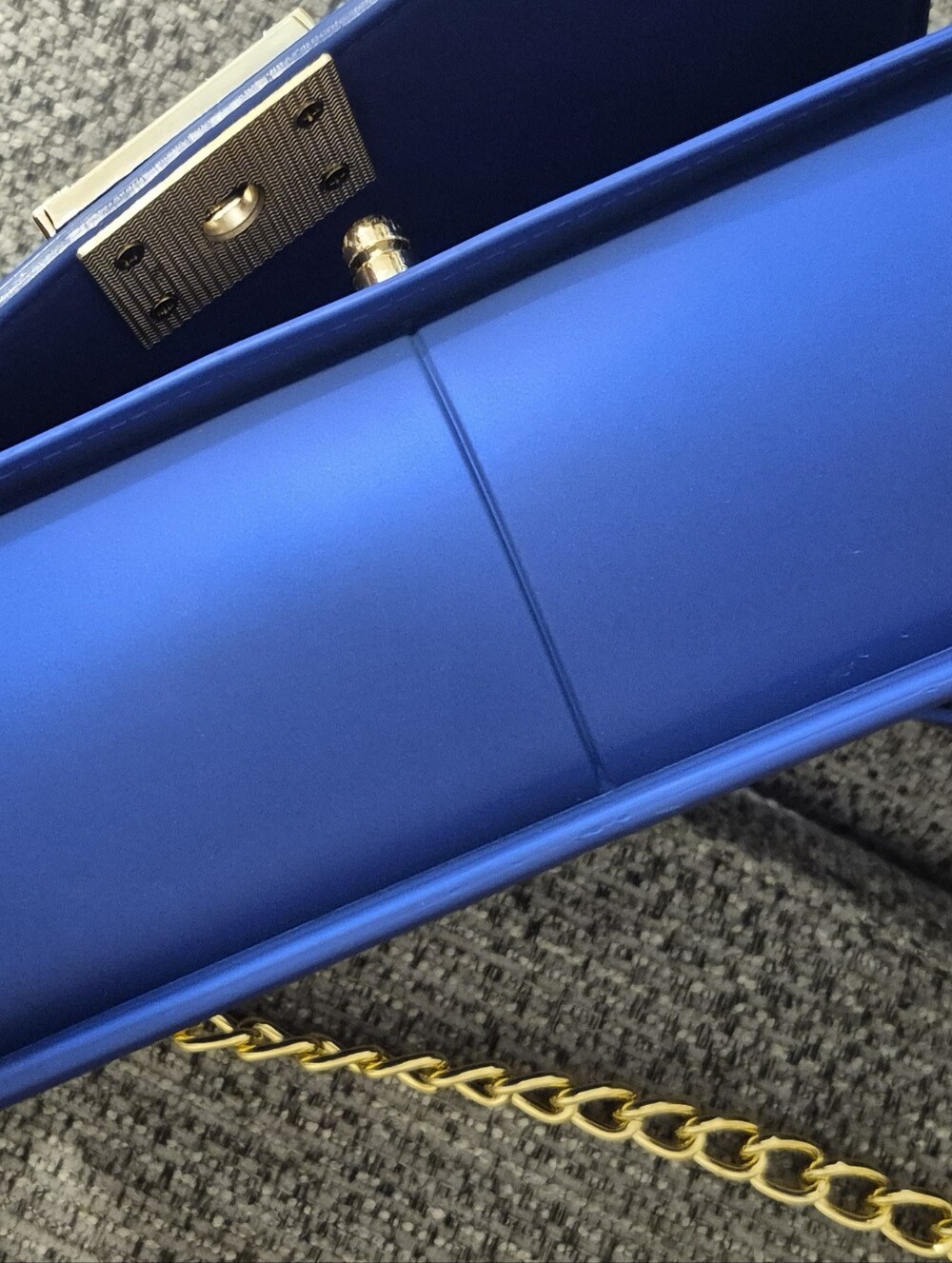 Blue Quilted Chain Shoulder Bag with Gold Strap - Picture 4 of 6